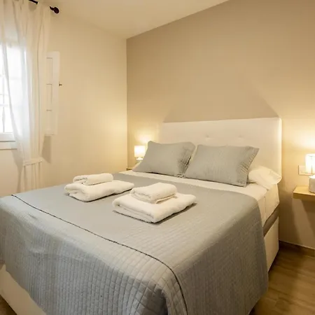 Apartment Entrecatedrales 2 *