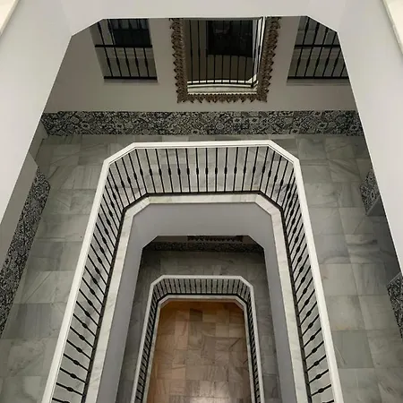 Apartment Entrecatedrales 2 *